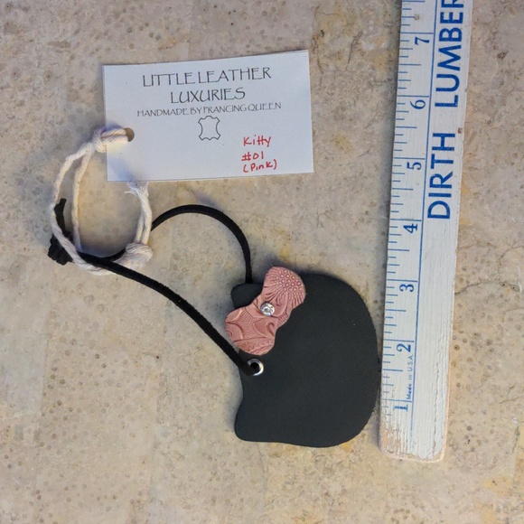 NEW! Handmade Genuine Leather Minimalist Kitty Bag Charm Black Pink Bow #01 - Picture 5 of 7